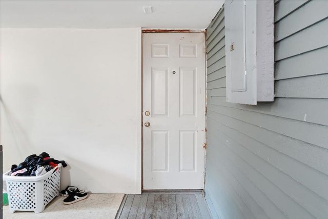 64 Hyde Street, Burlington, VT 05401