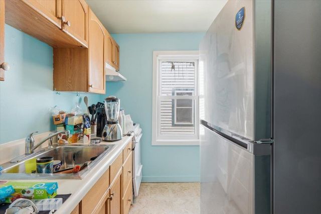 64 Hyde Street, Burlington, VT 05401