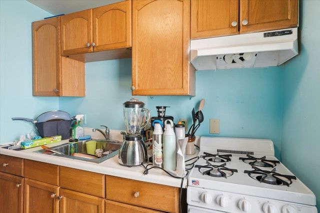 64 Hyde Street, Burlington, VT 05401