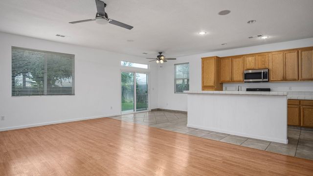 631 N Doree Place, Porterville, CA 93257