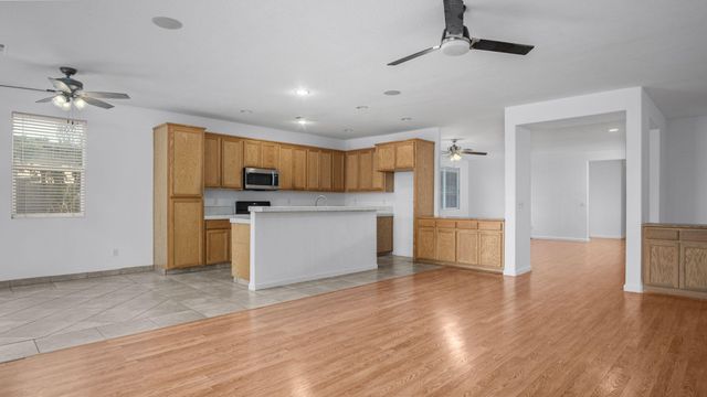 631 N Doree Place, Porterville, CA 93257