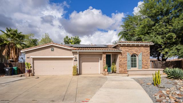 631 N Doree Place, Porterville, CA 93257