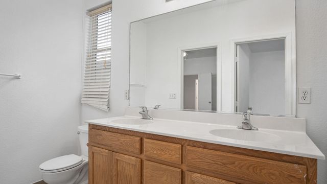 631 N Doree Place, Porterville, CA 93257