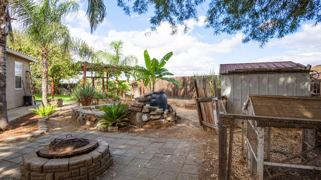 631 N Doree Place, Porterville, CA 93257