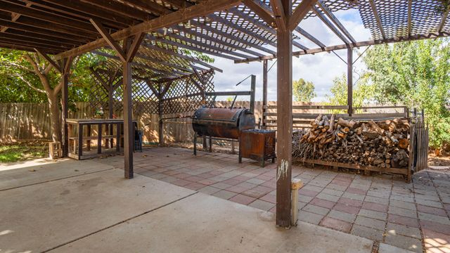 631 N Doree Place, Porterville, CA 93257