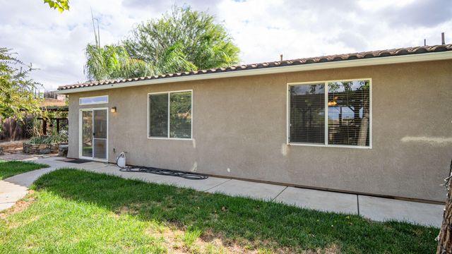 631 N Doree Place, Porterville, CA 93257