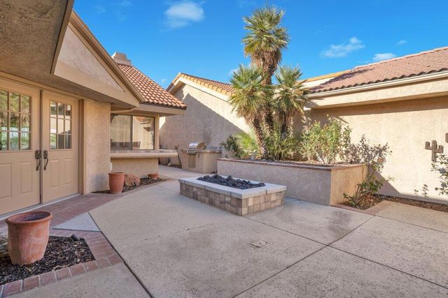 5 Acapulco Drive Drive, Palm Desert, CA 92260