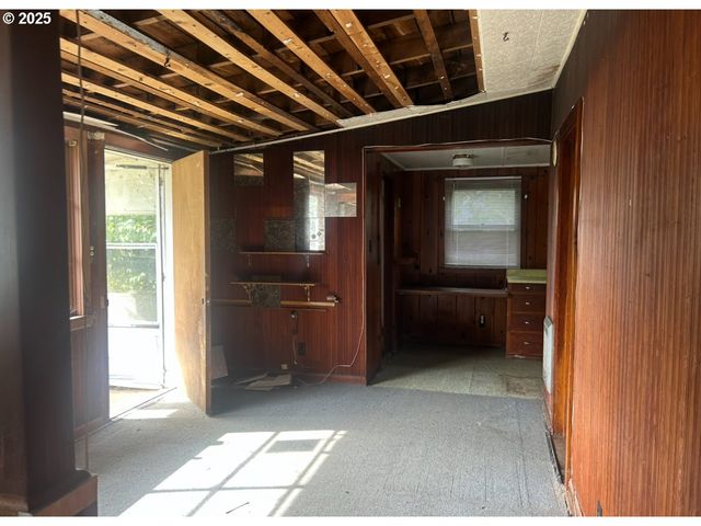 740 S CAMMANN St, Coos Bay, OR 97420