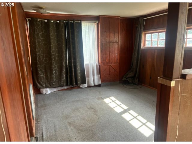 740 S CAMMANN St, Coos Bay, OR 97420