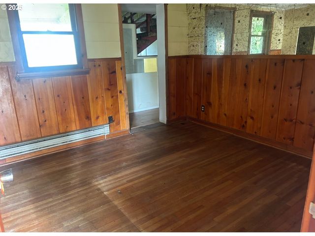 740 S CAMMANN St, Coos Bay, OR 97420