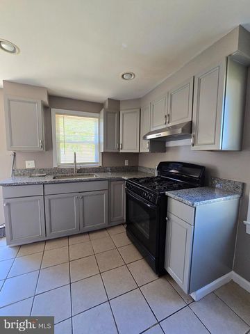 608 PARKINSON AVE, Trenton, NJ 08610