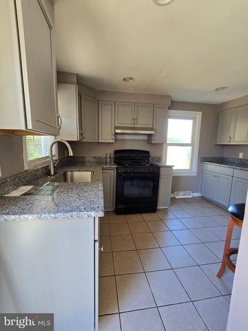 608 PARKINSON AVE, Trenton, NJ 08610