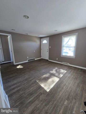 608 PARKINSON AVE, Trenton, NJ 08610