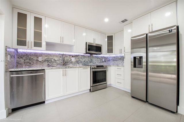 15463 SW 110th Ter, Miami, FL 33196