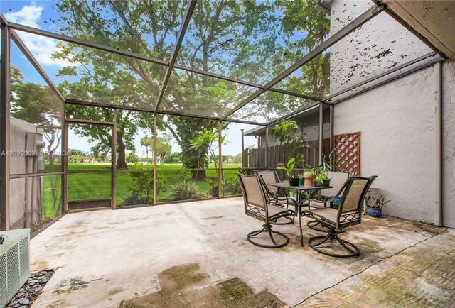 15463 SW 110th Ter, Miami, FL 33196