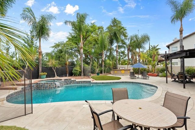 515 Rembrandt, Corona, CA 92882