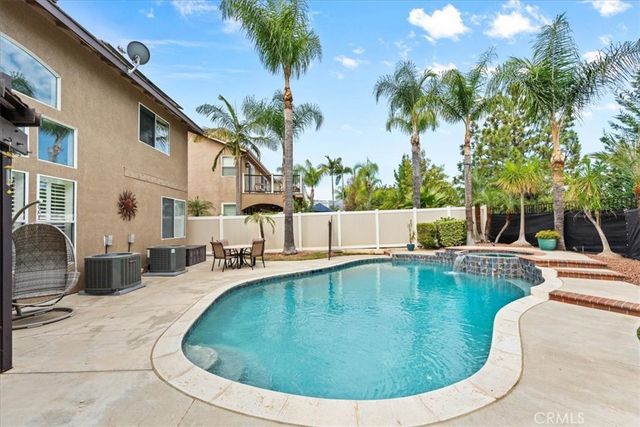 515 Rembrandt, Corona, CA 92882
