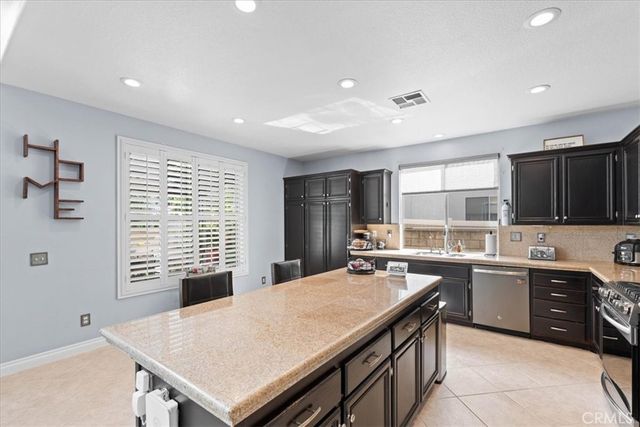 515 Rembrandt, Corona, CA 92882