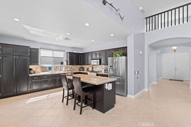 515 Rembrandt, Corona, CA 92882