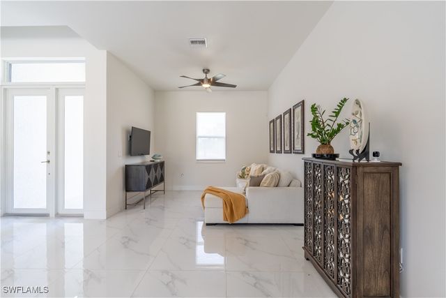 3461 4th AVE NE, Naples, FL 34120