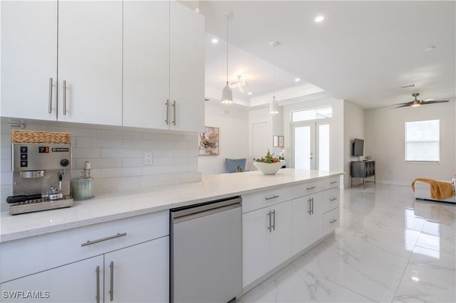 3461 4th AVE NE, Naples, FL 34120