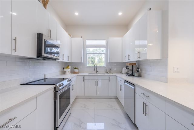 3461 4th AVE NE, Naples, FL 34120