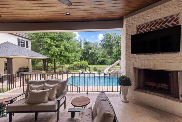 807 Liveoak Trail, Dothan, AL 36305
