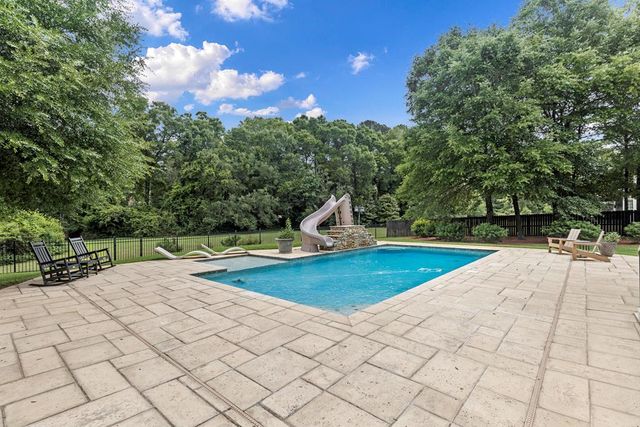 807 Liveoak Trail, Dothan, AL 36305