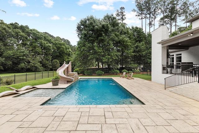 807 Liveoak Trail, Dothan, AL 36305