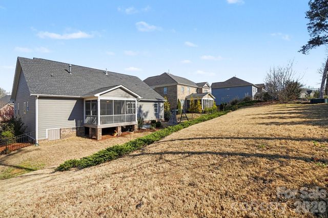 10885 Greenvale Drive, Harrisburg, NC 28075