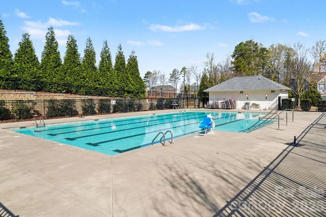 10885 Greenvale Drive, Harrisburg, NC 28075