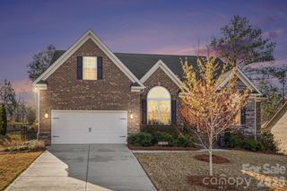 10885 Greenvale Drive, Harrisburg, NC 28075
