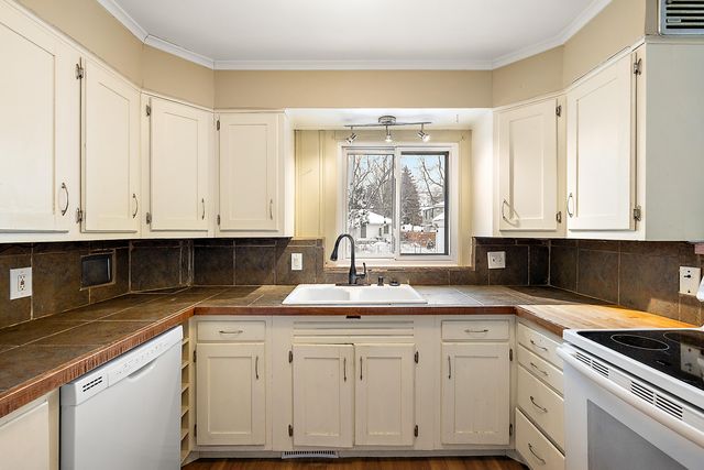 1218 Westmoorland Street, Ypsilanti, MI 48197