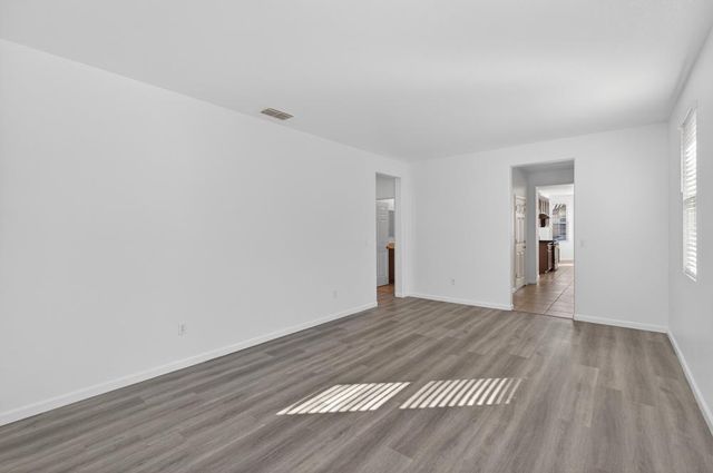 7426 Sun Reign Ln, Sacramento, CA 95823