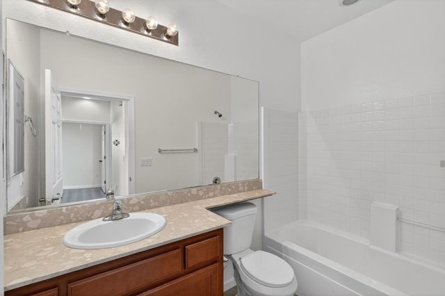 7426 Sun Reign Ln, Sacramento, CA 95823