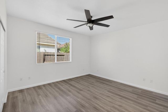 7426 Sun Reign Ln, Sacramento, CA 95823