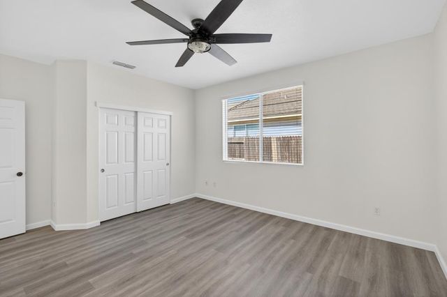 7426 Sun Reign Ln, Sacramento, CA 95823