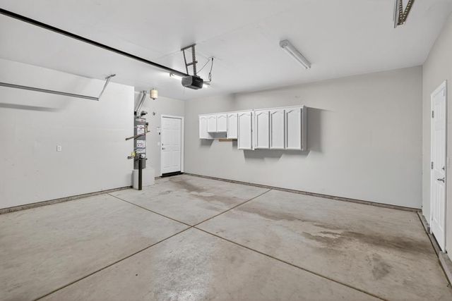 7426 Sun Reign Ln, Sacramento, CA 95823