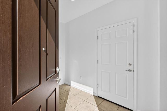 7426 Sun Reign Ln, Sacramento, CA 95823