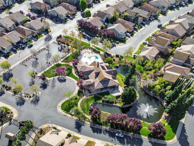 7426 Sun Reign Ln, Sacramento, CA 95823