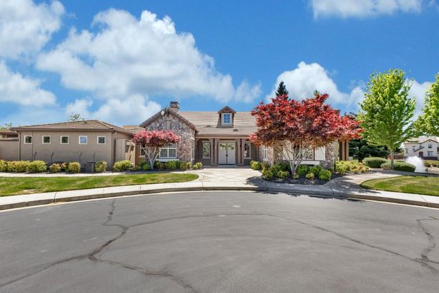 7426 Sun Reign Ln, Sacramento, CA 95823