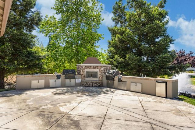 7426 Sun Reign Ln, Sacramento, CA 95823