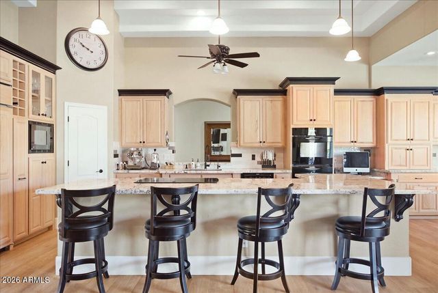 176 S EQUESTRIAN Court, Gilbert, AZ 85296