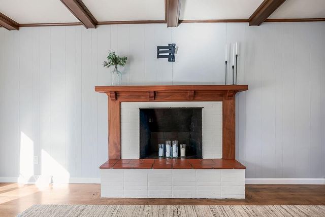 10816 Oak Street, Kansas City, MO 64114