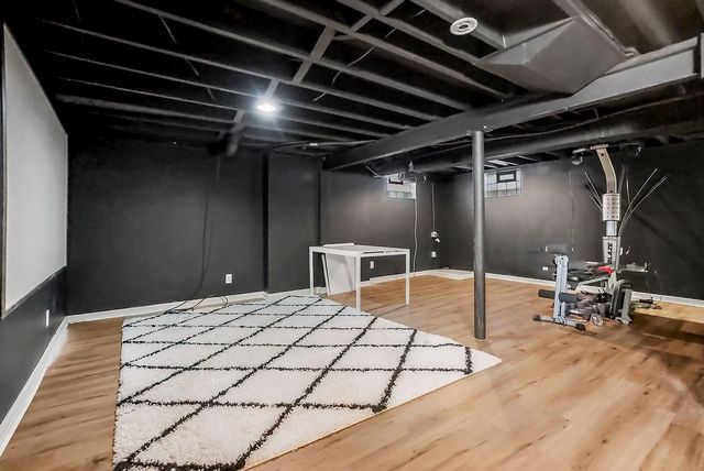 10816 Oak Street, Kansas City, MO 64114