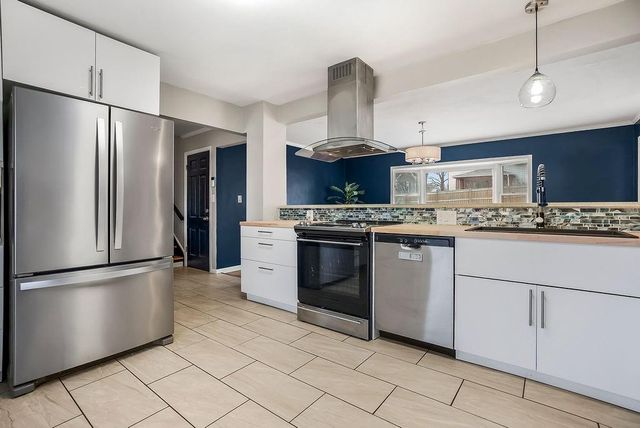 10816 Oak Street, Kansas City, MO 64114