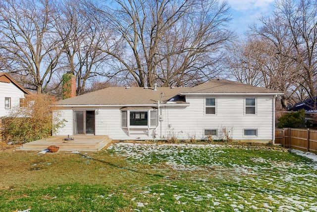 10816 Oak Street, Kansas City, MO 64114