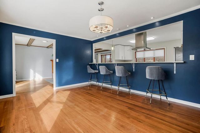 10816 Oak Street, Kansas City, MO 64114