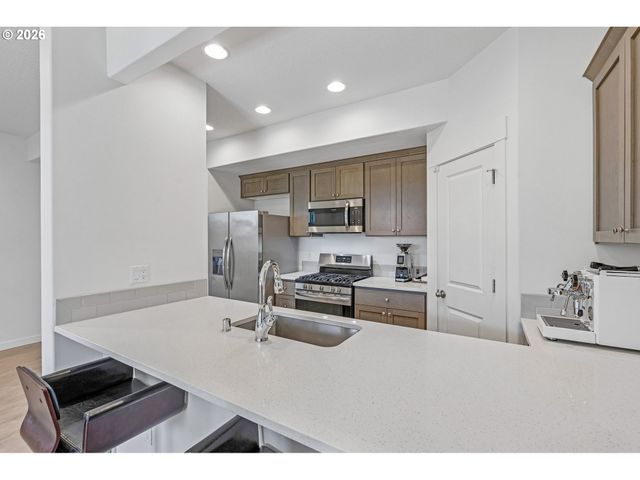 1121 N AUBURN Pl, Ridgefield, WA 98642