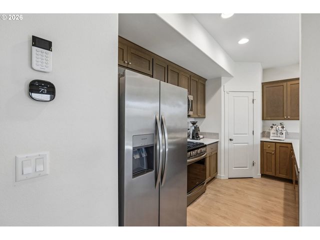 1121 N AUBURN Pl, Ridgefield, WA 98642